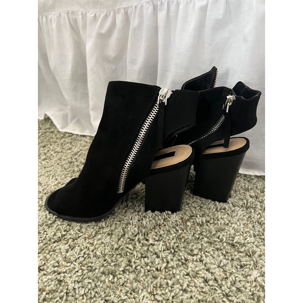 Forever 21 Black Booties (New)